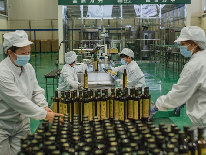 大家都知道，每一滴醇香的祥宇莊園橄欖油，都源自一顆顆小小的油橄欖果實(shí)。今天，就讓..